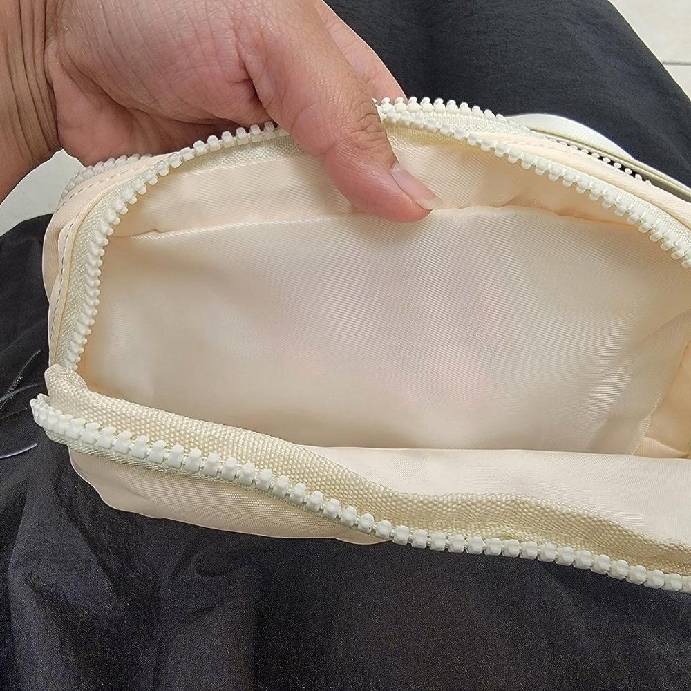 Belt Bag for Women, Crossbody Fanny Bag - Picture 4 of 6